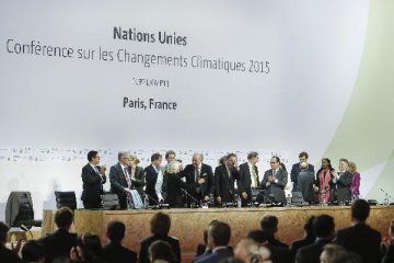 巴黎气候变化大会通过全球气候新协定