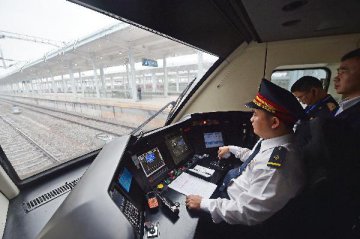 中國高鐵“走出去” 迎爆發元年