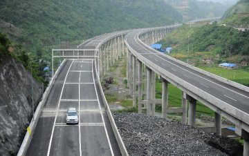 国家发改委批复9个公路项目 总投资超1500亿