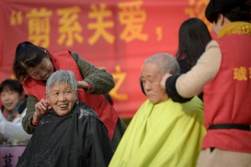 李克強：中國政府對公民保證養老金發放沒有問題