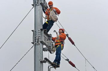 发改委：两大电网公司应有序放开发用电计划