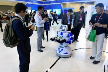 业内人士预计未来10年中国机器人市场有望达到6000亿元