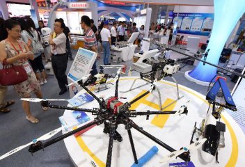 中国消费级无人机井喷 去年深圳出口增7.2倍