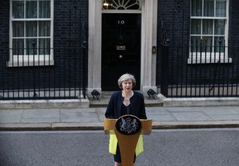 特雷莎·梅正式就任英国首相 任命新内阁核心成员