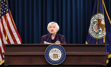 美联储再次维持联邦基金利率不变 但称加息条件增强