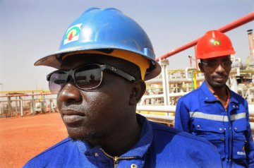 OPEC挺油價路難走 再減產動議遇庫存作對