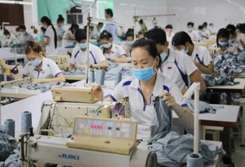 越南紡織服裝業引進外國投資者的目光