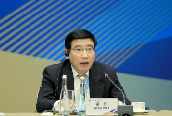 ​苗圩：坚持中国特色新型工业化道路 建设制造强国
