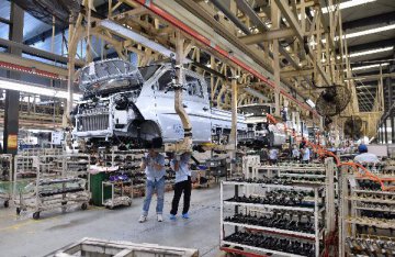《汽車產業投資管理規定》發佈 新建中外合資轎車生產企業專案等調整為備案管理