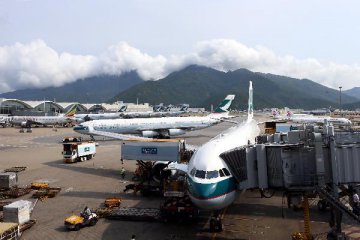 张建宗:香港积极推动粤港澳大湾区陆海空多式联运